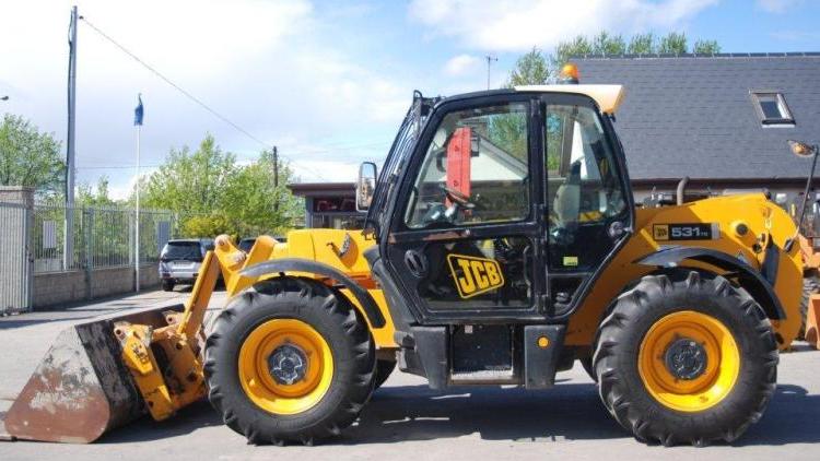 JCB teleszkópos3.jpg